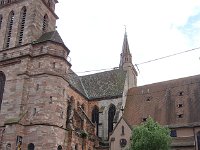 Saint-Pierre-le-Vieux. Première mention en 1130. Extension importante en 1867.  Mixte protestante-catholique (avec mur intérieur !).